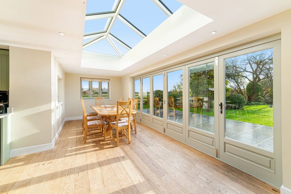 Property photo 3 of 33