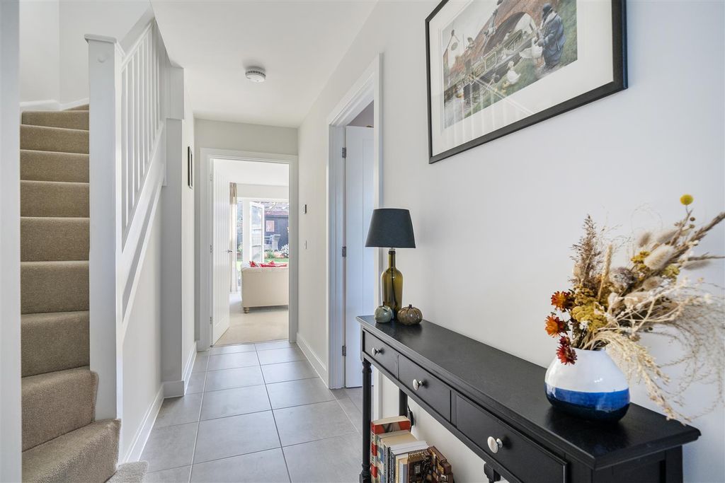 Property photo 3 of 22 1449270-11-69E5Da08277Aa.Jpg