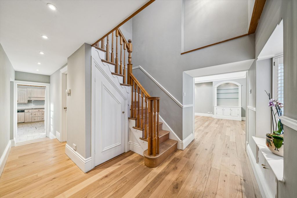 Property photo 3 of 20 Image