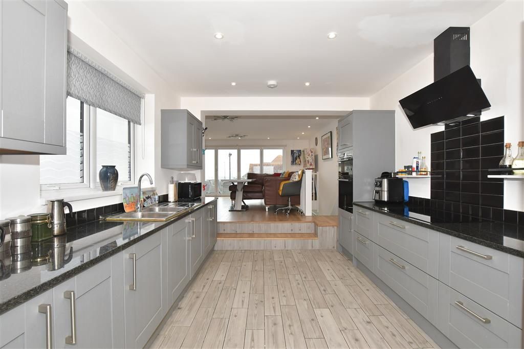 Property photo 3 of 15 Kitchen