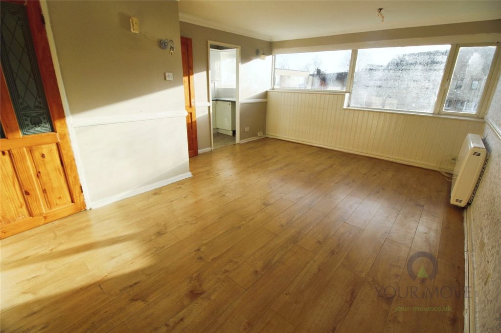 Property photo 2 of 10 Living/Dining Room