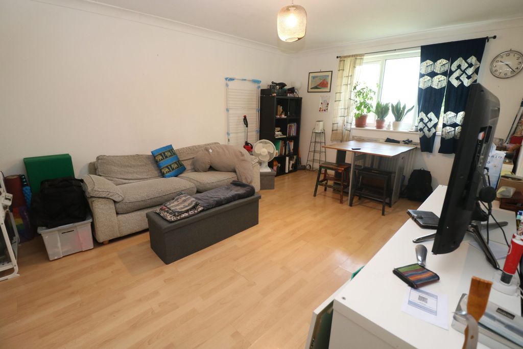 Property photo 1 of 3