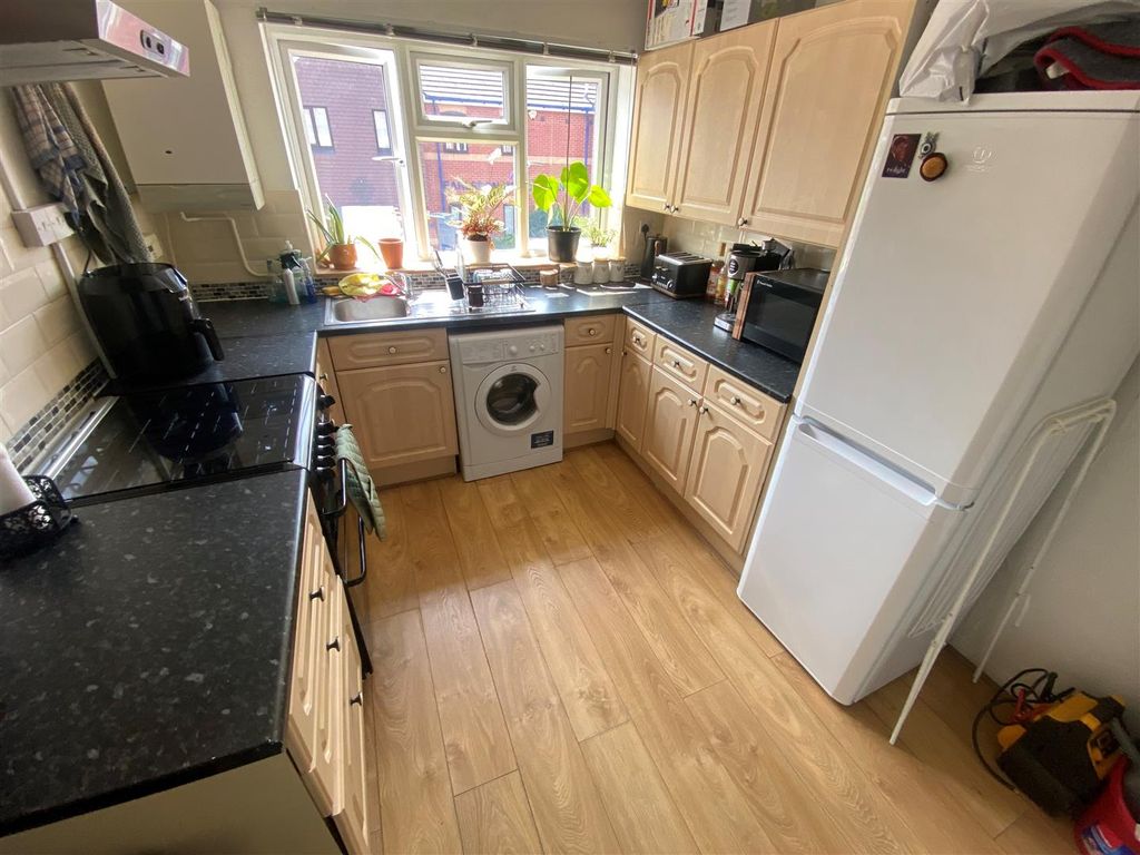 Property photo 2 of 9