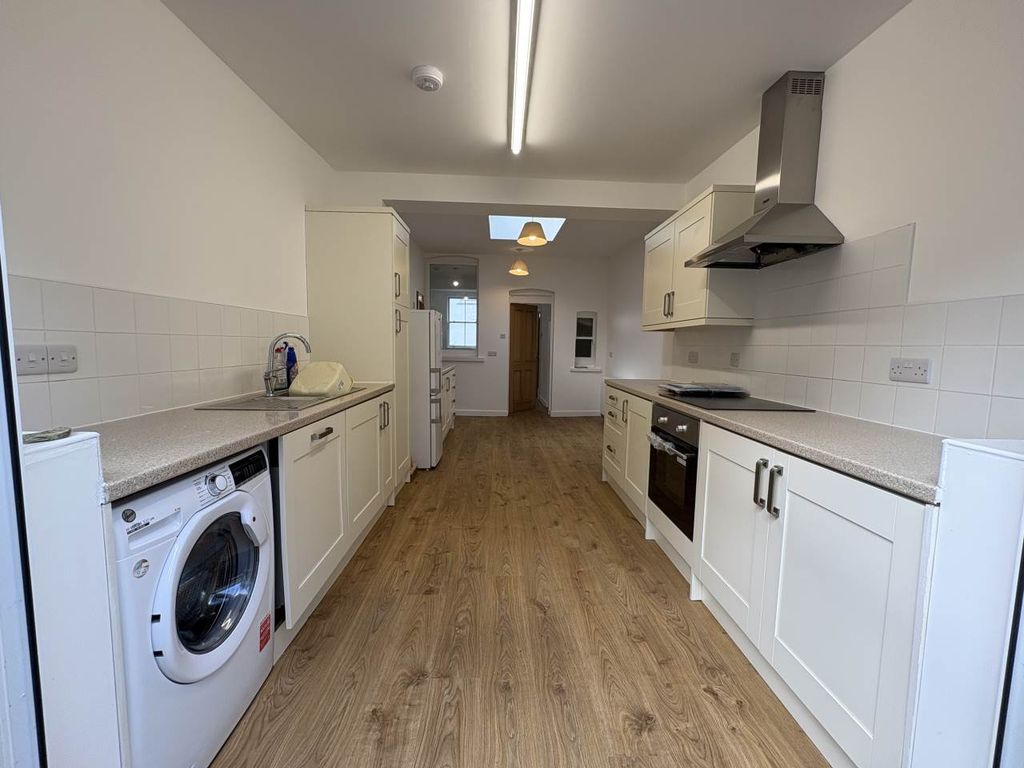 Property photo 3 of 7 Img_9030