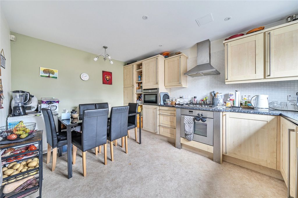 Property photo 2 of 21 Kitchen