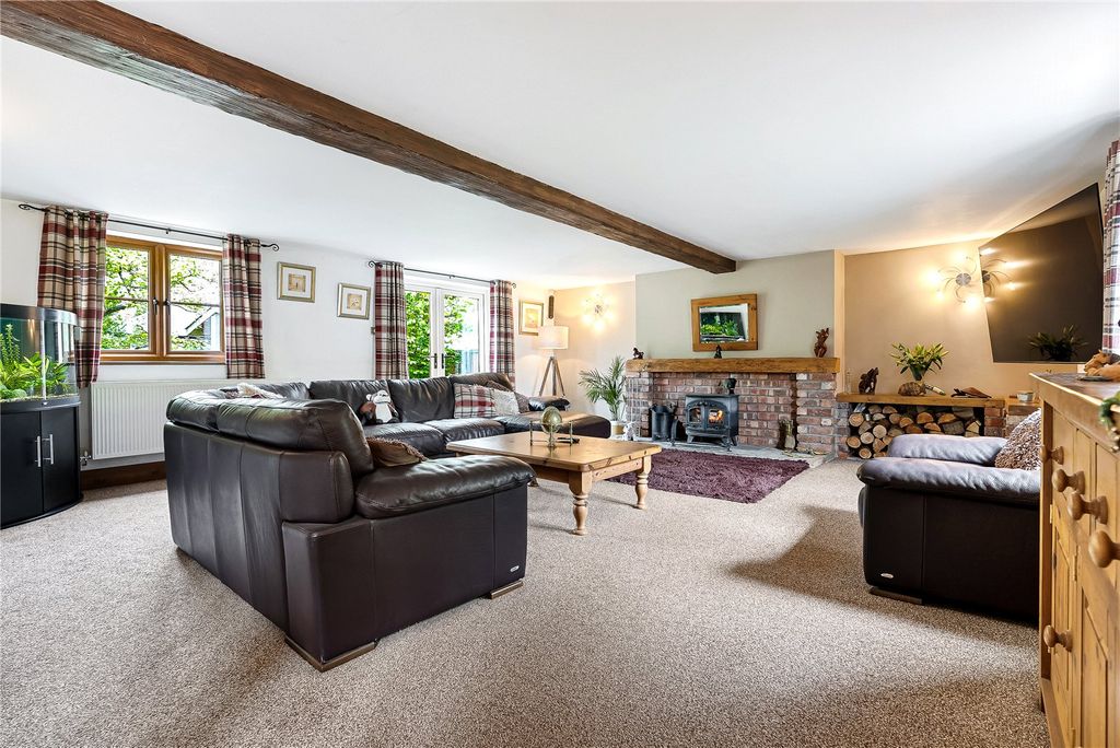 Property photo 3 of 28 Living Room