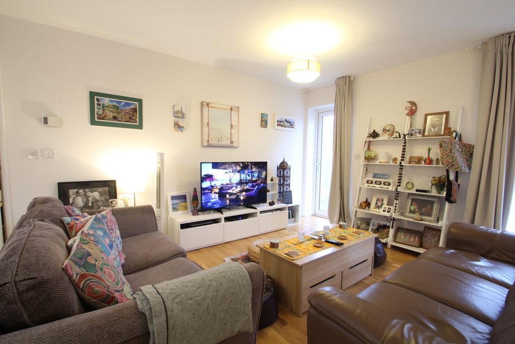 Property photo 3 of 11