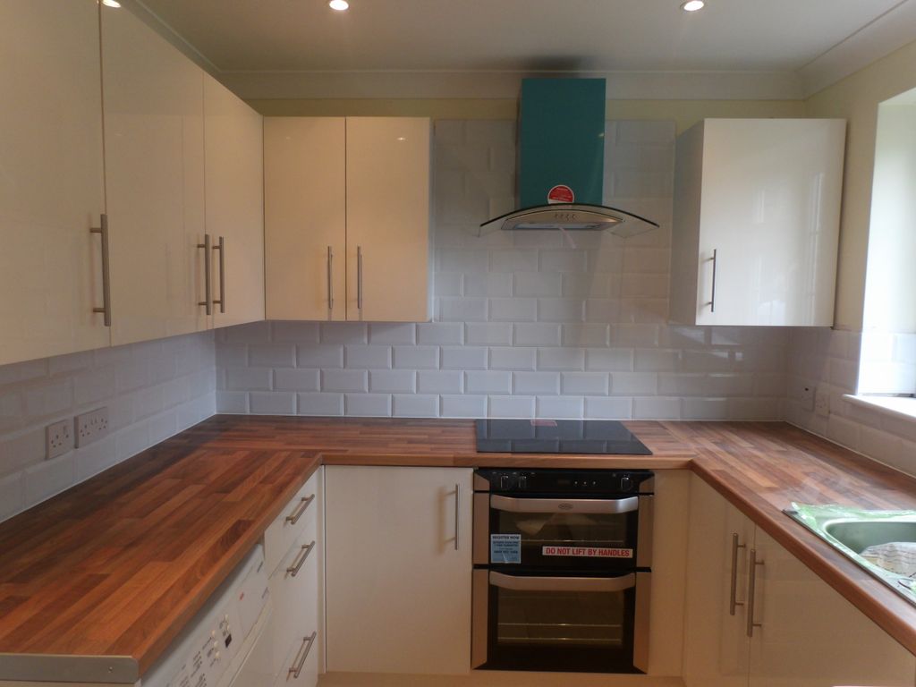 Property photo 2 of 6 Kitchen