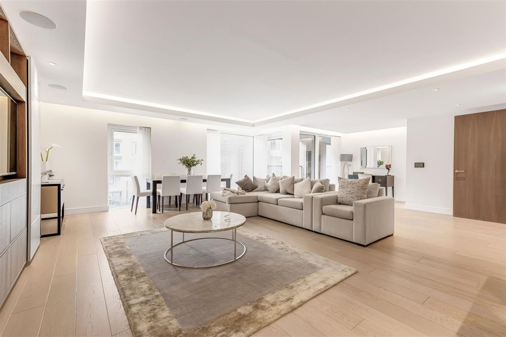 Property photo 1 of 24 Reception