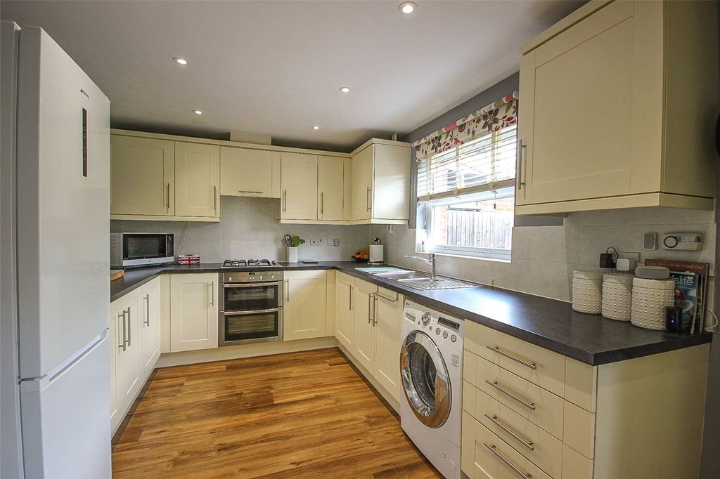 Property photo 3 of 13 Picture No. 12
