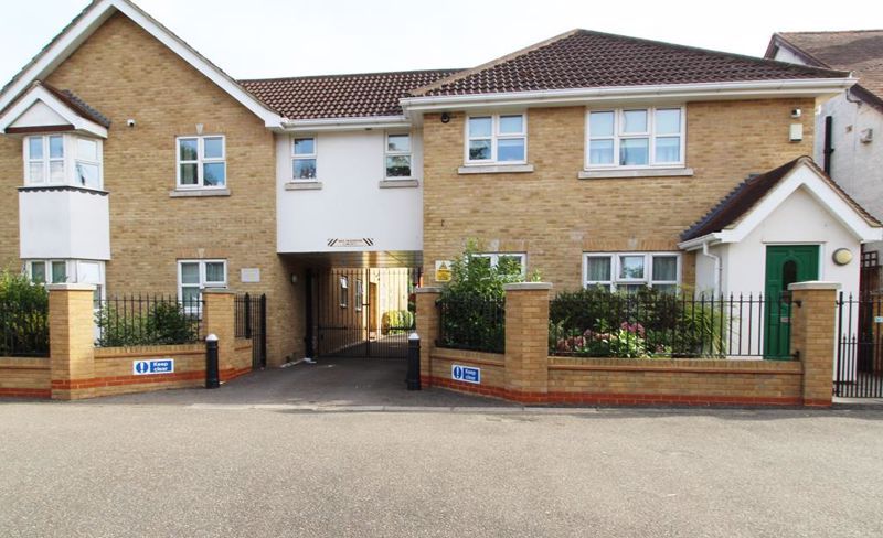 Property photo 1 of 8 Photo 5