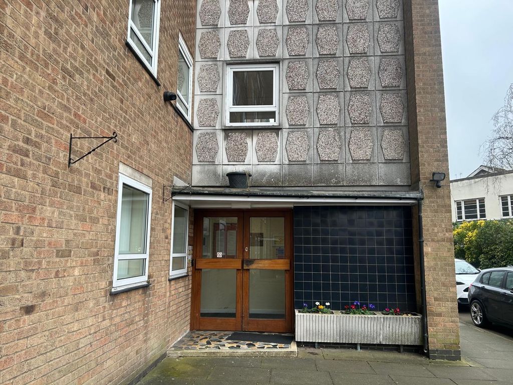 Property photo 2 of 9