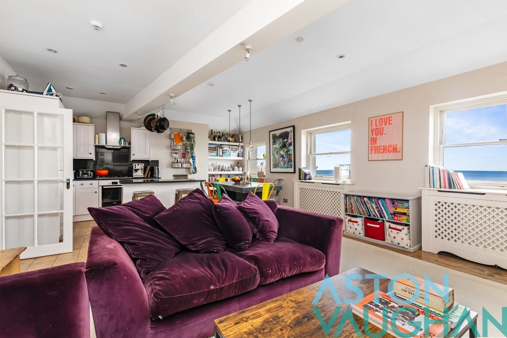 Property photo 2 of 24 4620041