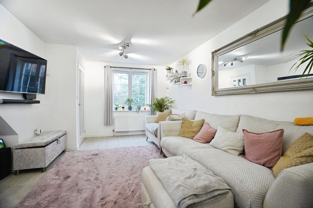 Property photo 2 of 21