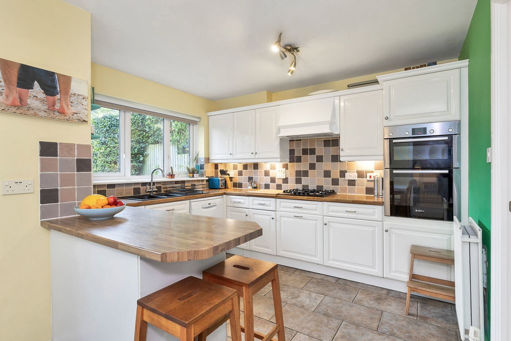 Property photo 3 of 17