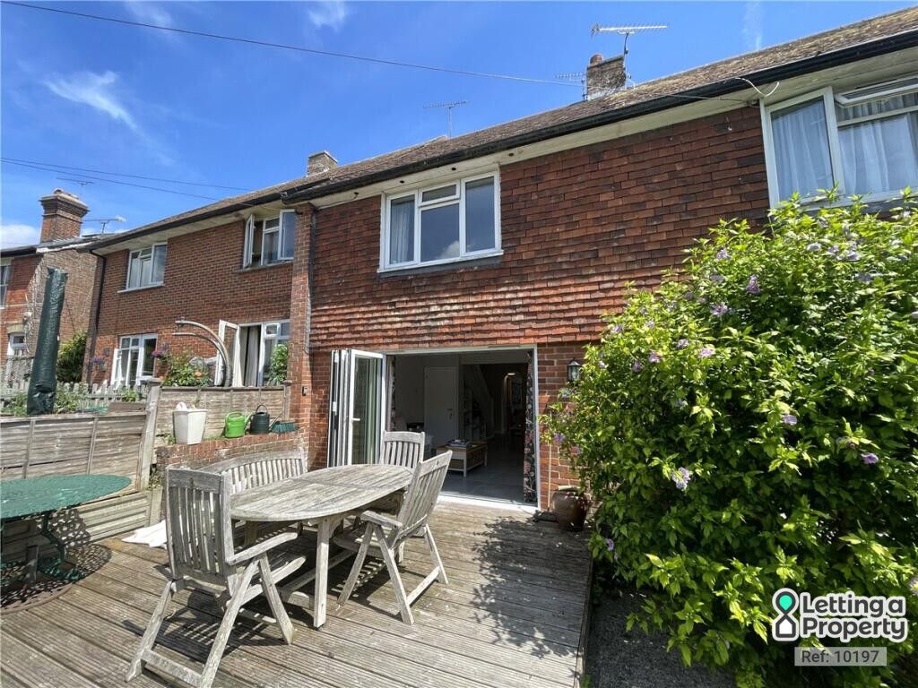 Property photo 2 of 28
