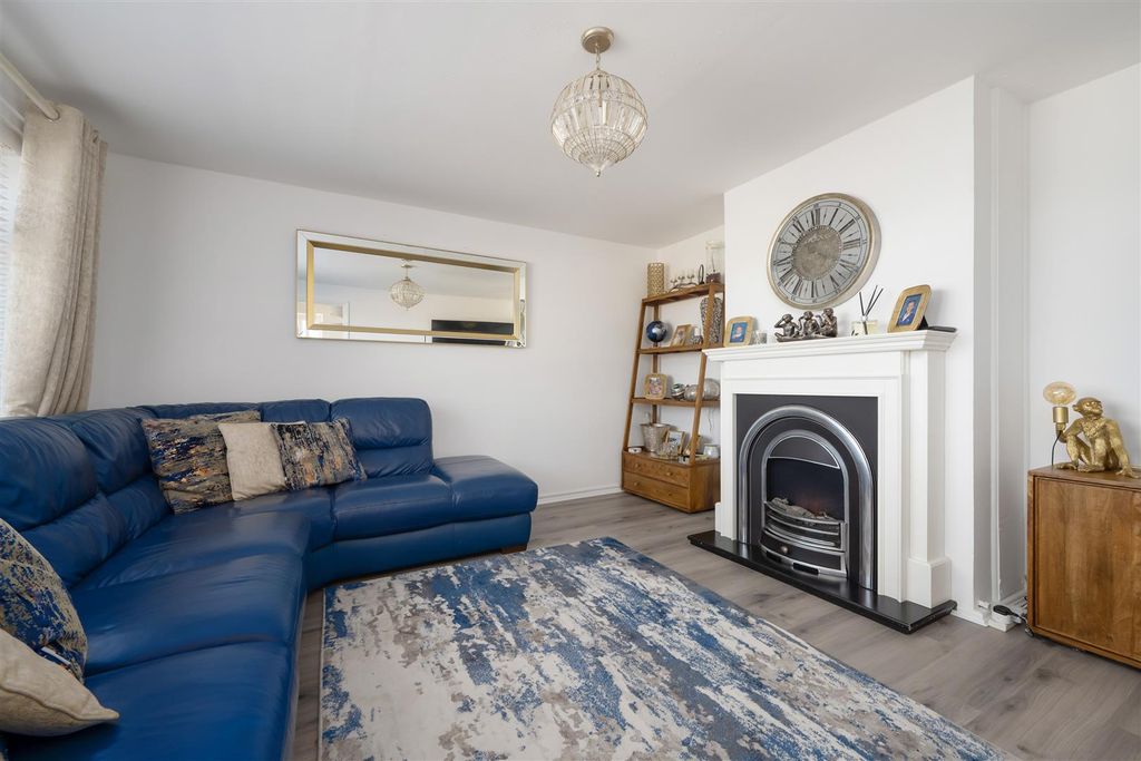 Property photo 3 of 21 Swalecliffe Court Drive, Swalecliffe, Whitstable