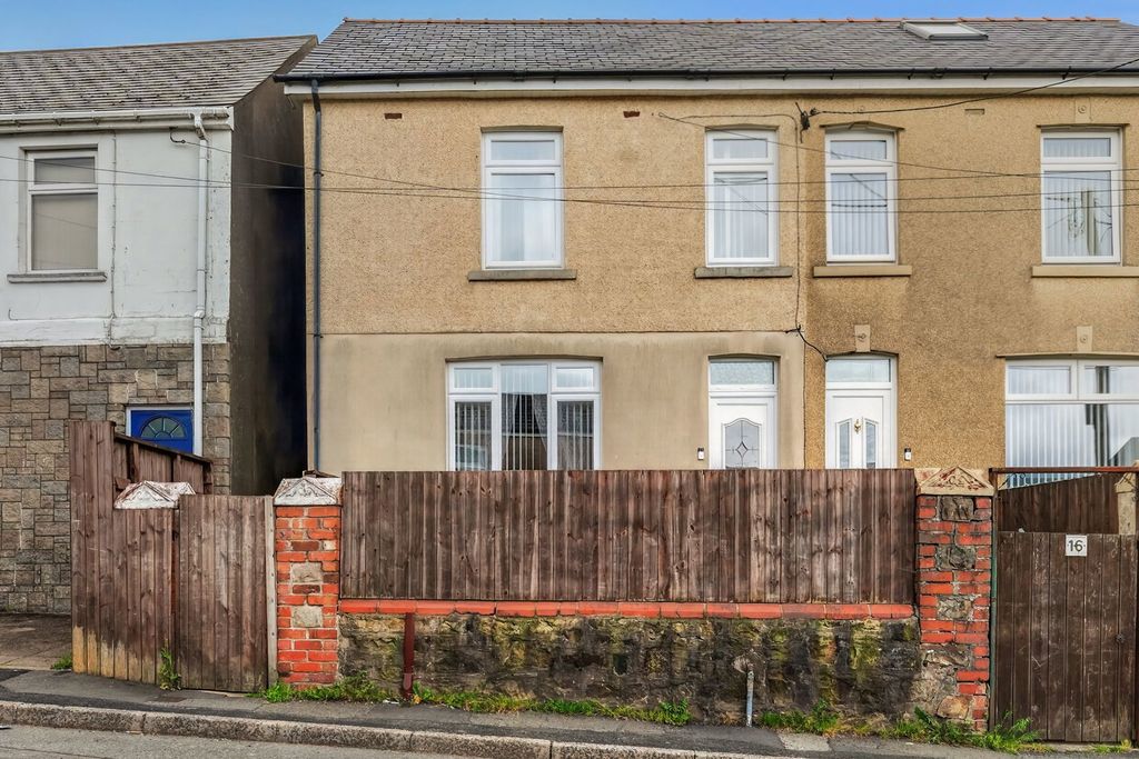 Property photo 3 of 26