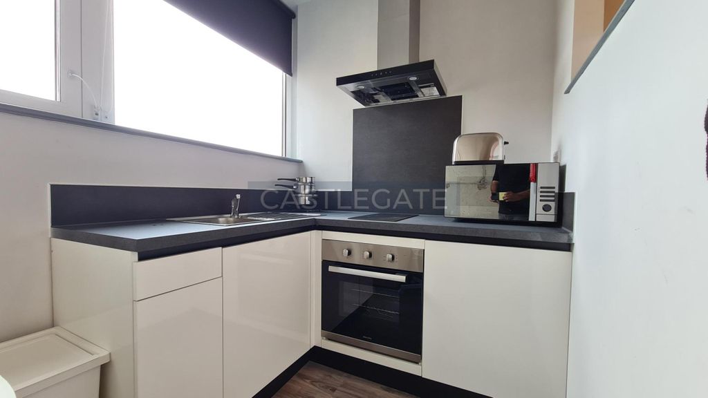 Property photo 3 of 12 Room 43, Renaissance Works, 105 New Street, Huddersfield, HD1 2As (4)