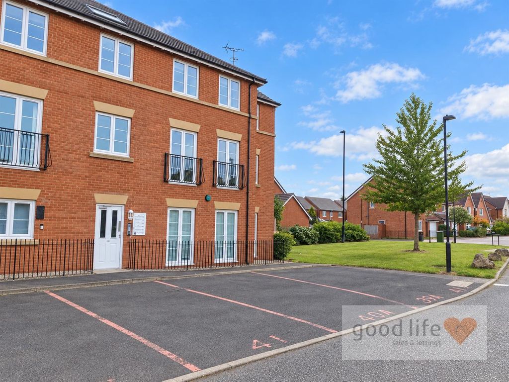 Property photo 1 of 9 20261008_205654658_Ios41A Aylesford.Jpg
