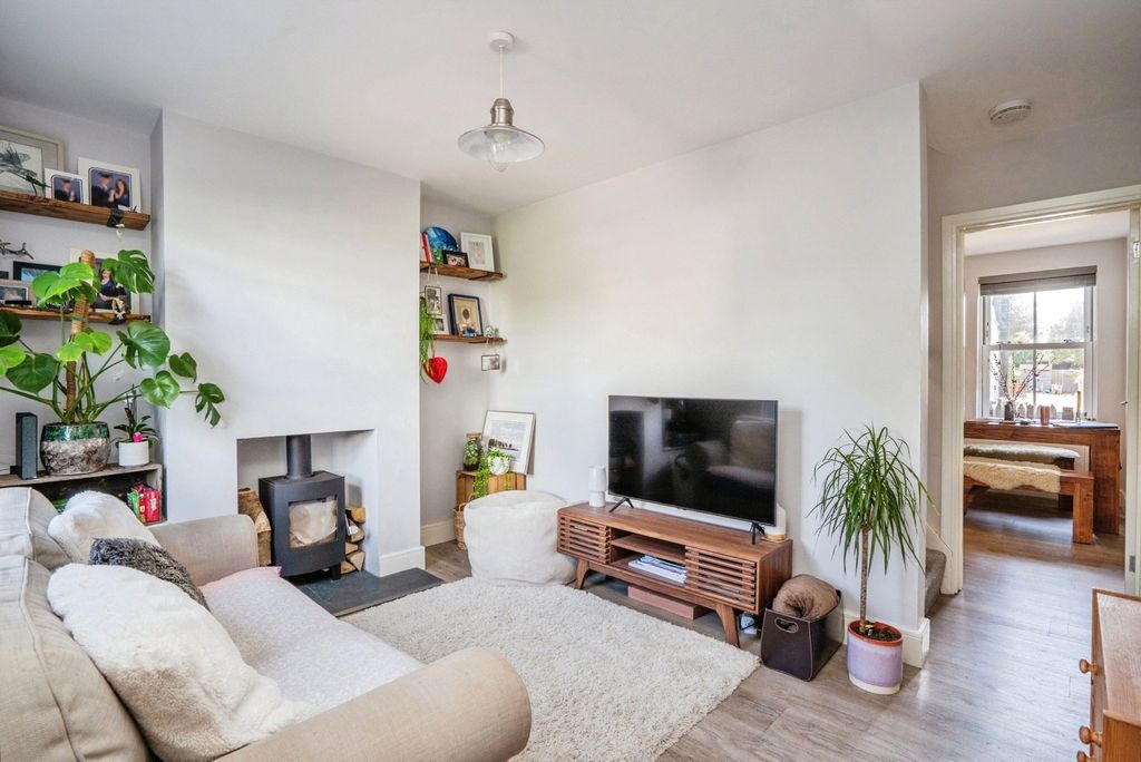 Property photo 3 of 20 Pbox-Img.Jpg