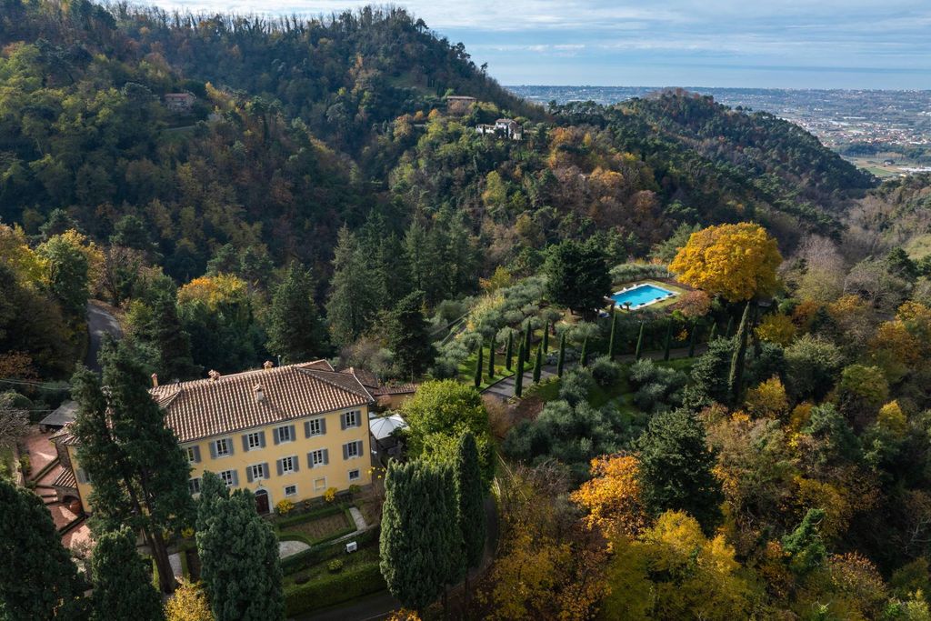 Property photo 1 of 40