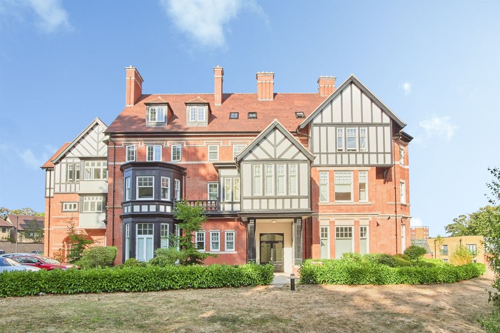 Property photo 1 of 8