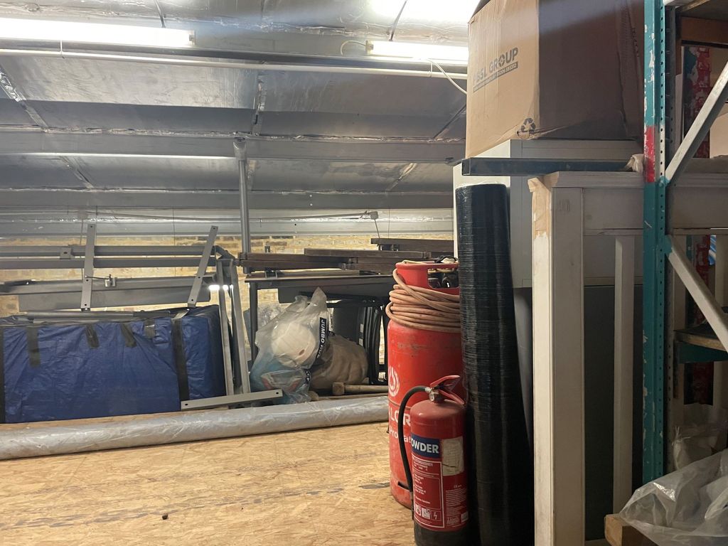 Property photo 1 of 2