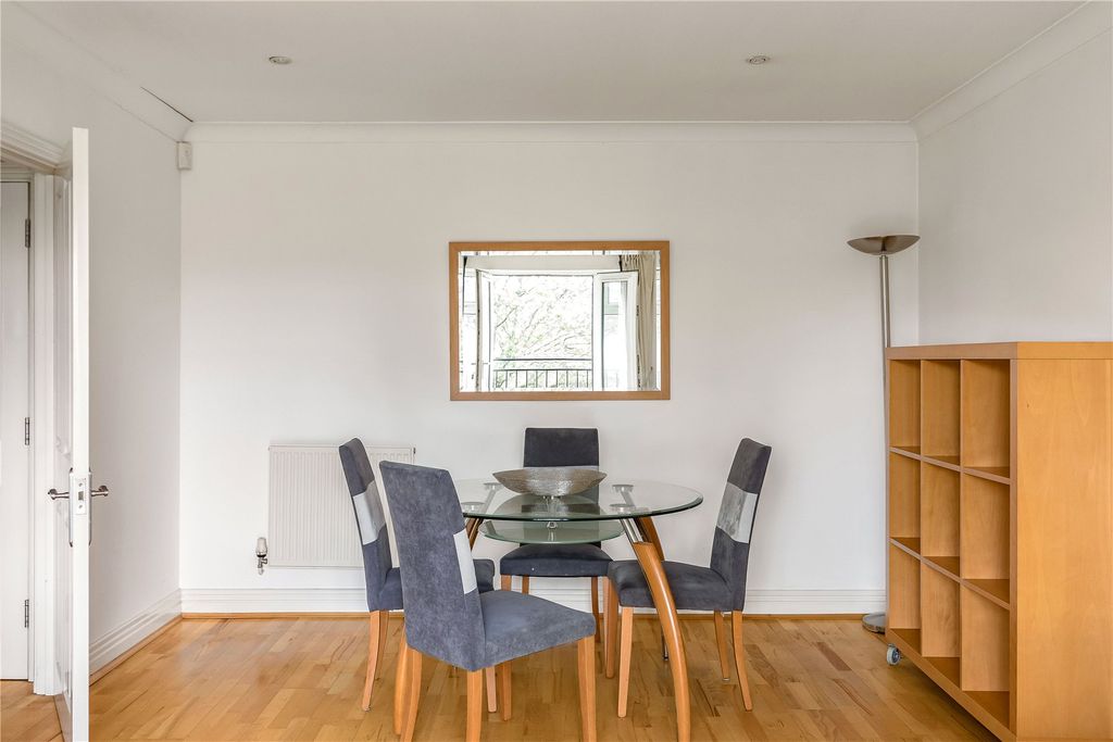 Property photo 3 of 8 Dining Area