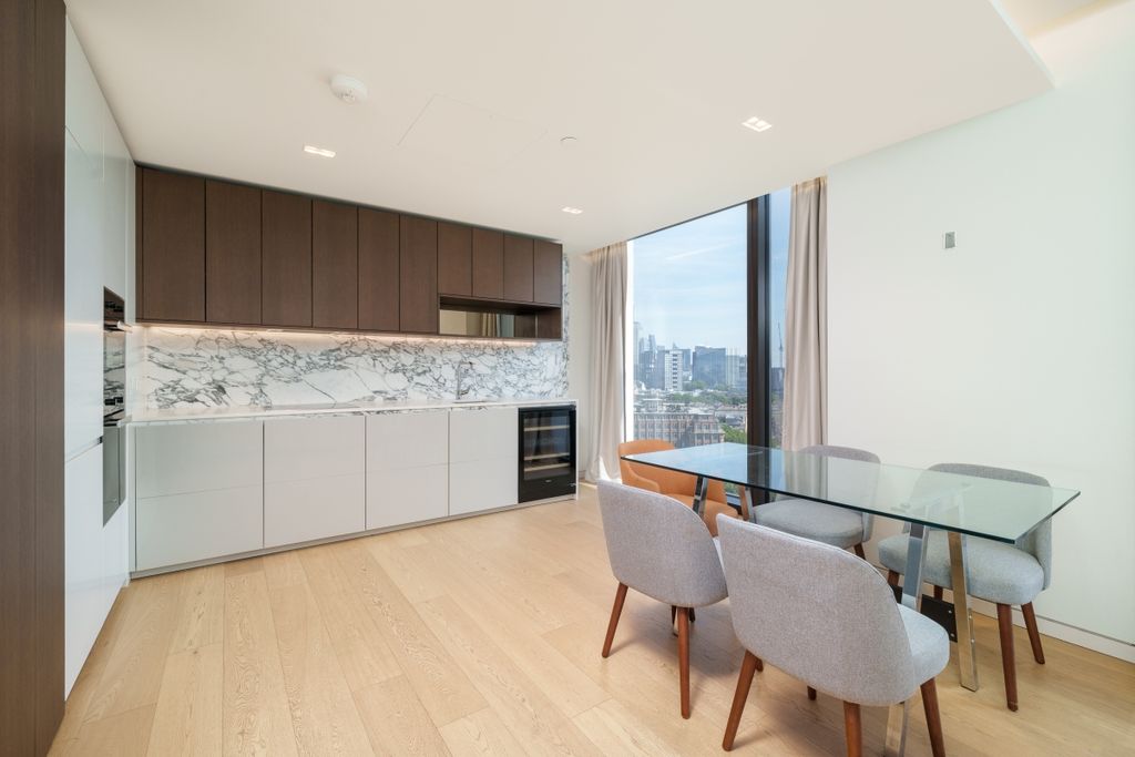 Property photo 1 of 15 Casson Square 1F1...