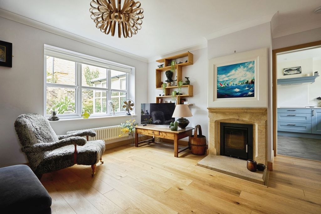 Property photo 2 of 17 Sitting Room