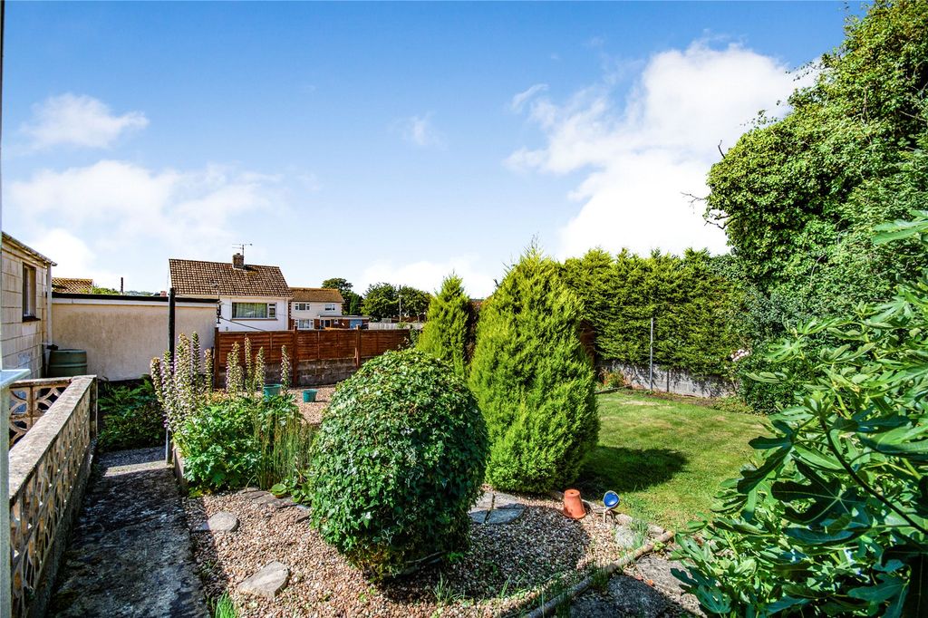 Property photo 2 of 17 Picture No. 16