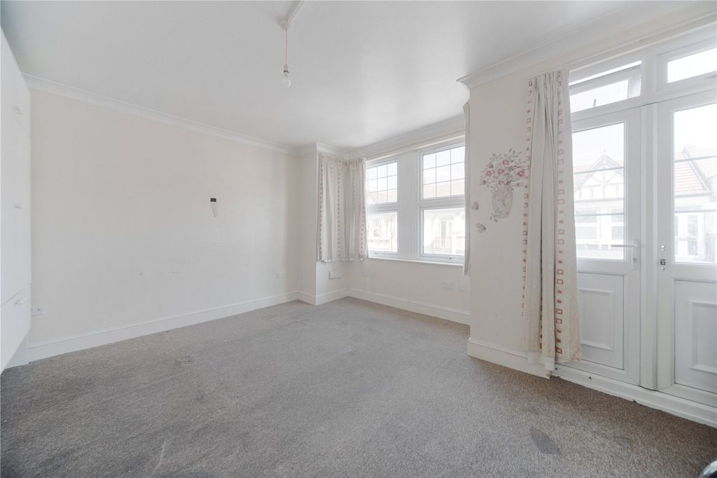 Property photo 2 of 11 Picture No. 01