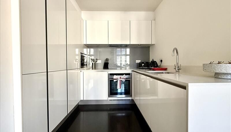 Property photo 3 of 11 Kitchen