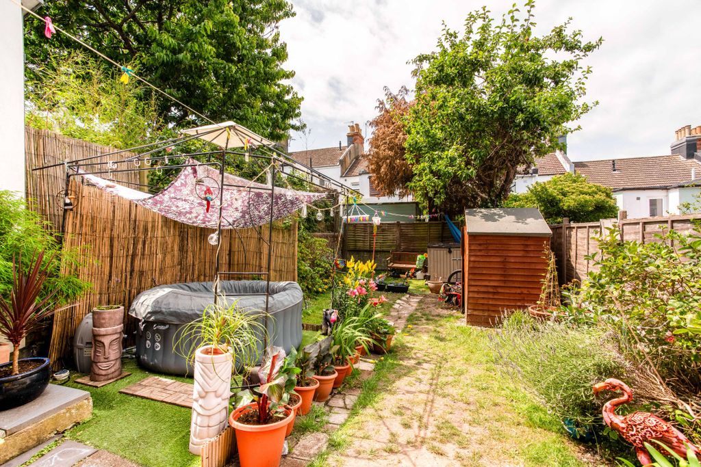 Property photo 3 of 12