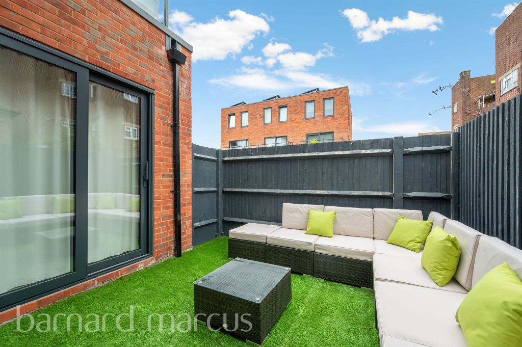 Property photo 3 of 11