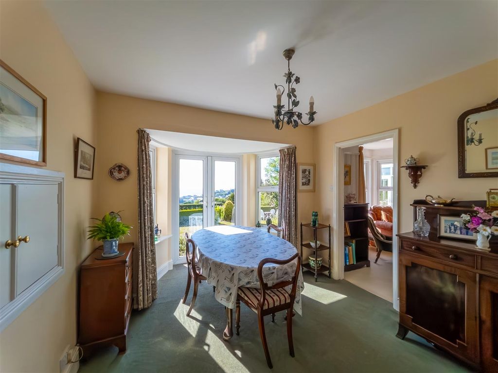 Property photo 3 of 40 Parc Lee-09.Jpg