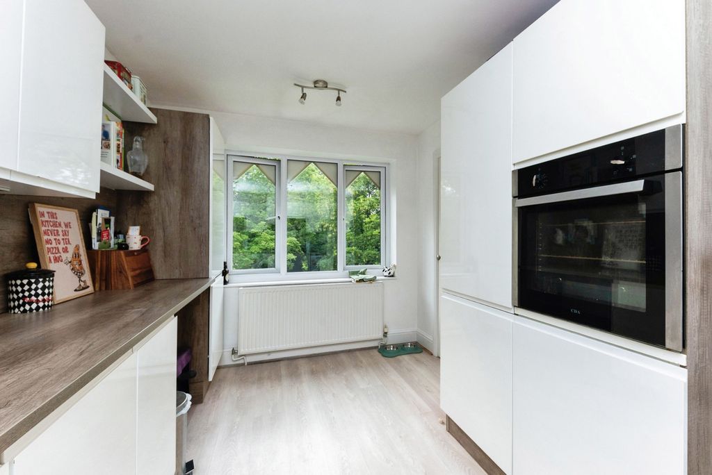 Additional image 11 of 2 bed flat for saleGrosvenor Crescent, Grimsby, Lincolnshire DN32