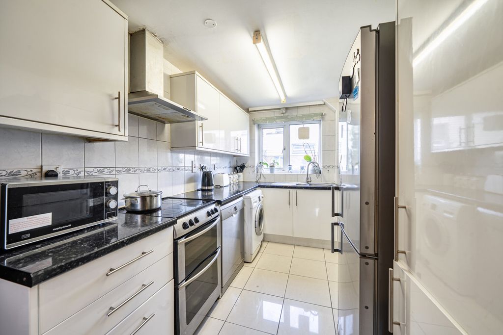 Property photo 2 of 14 1525287-7-6Ab5003...
