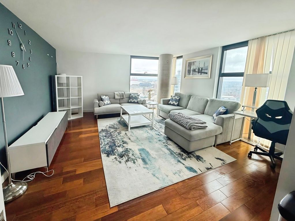 Property photo 2 of 12 Pbox-Img.Jpg