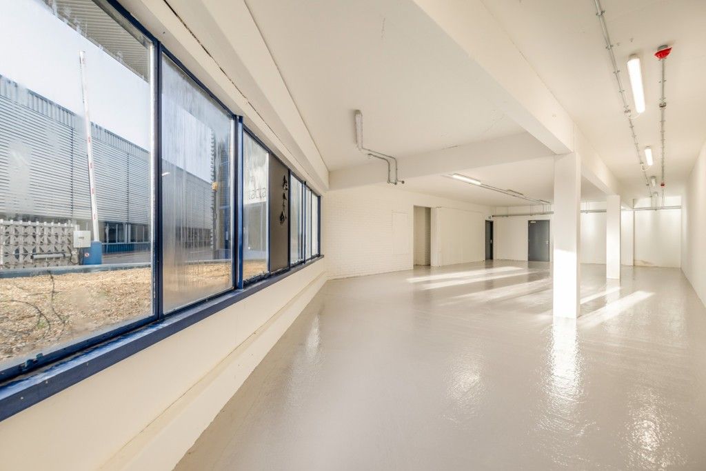 Property photo 3 of 24 Photo 35