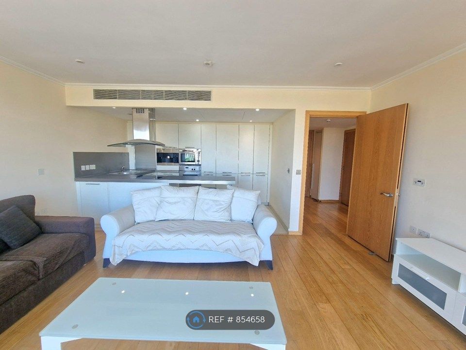 Property photo 2 of 35