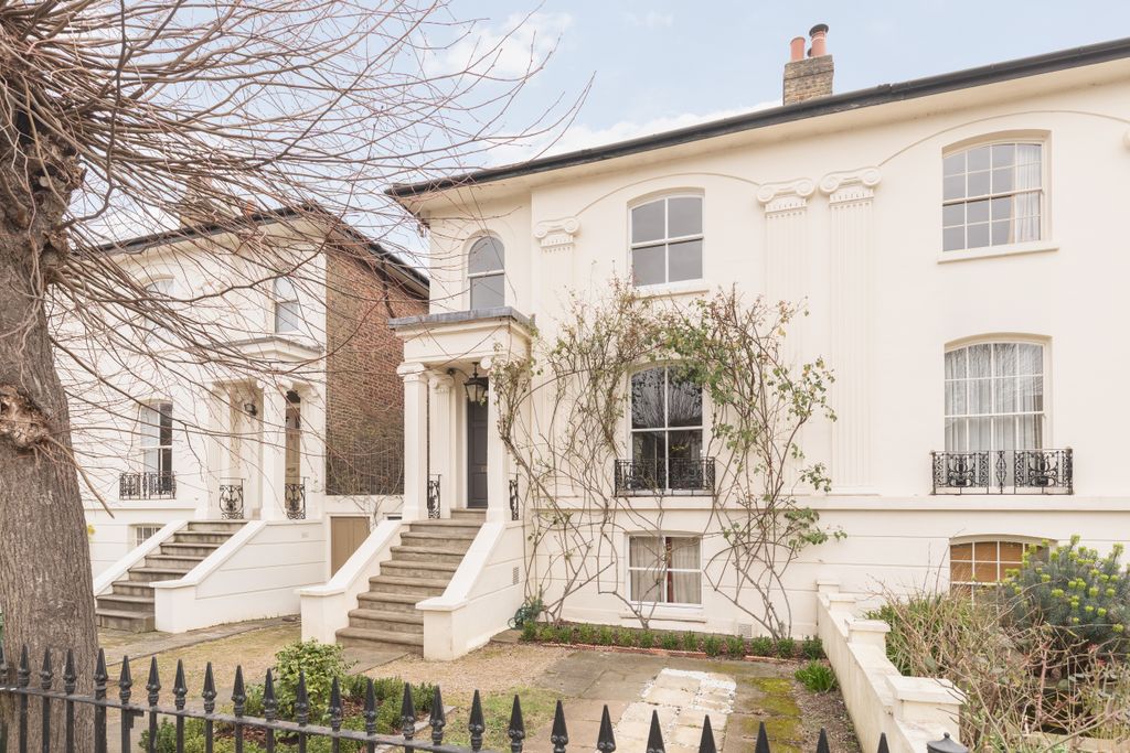 Property photo 1 of 28