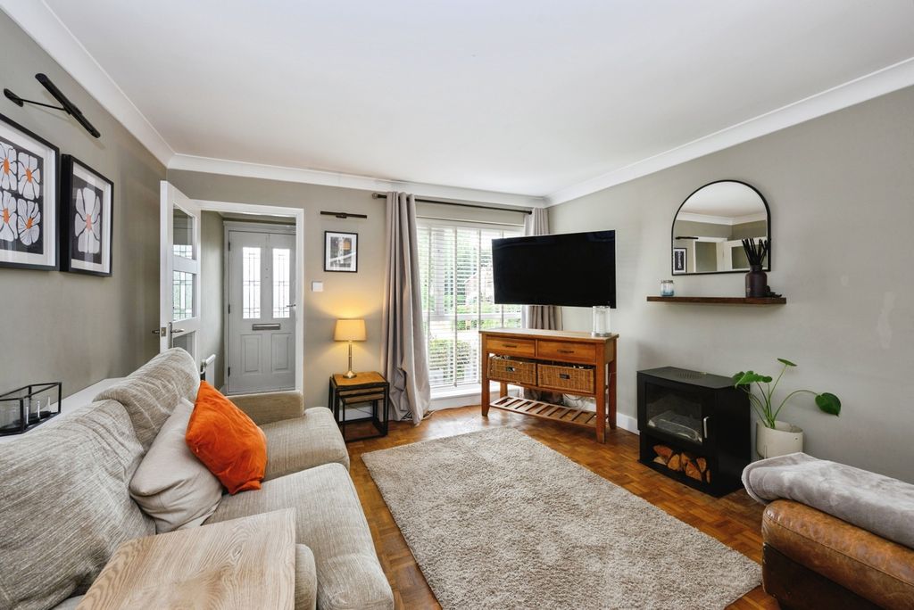 Property photo 2 of 15 Pbox-Img.Jpg