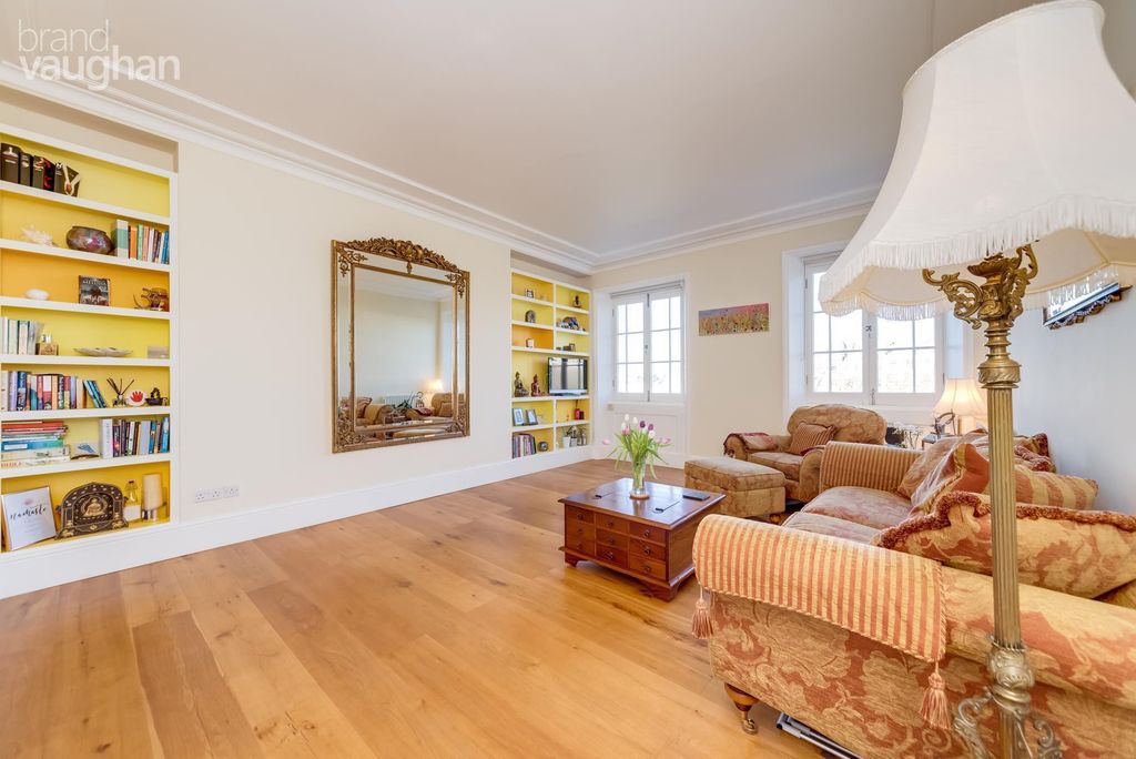 Property photo 2 of 10 Reception