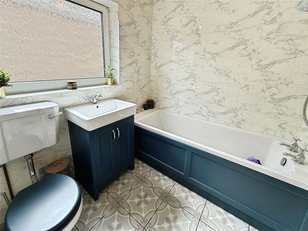 Property photo 3 of 13 Bathroom