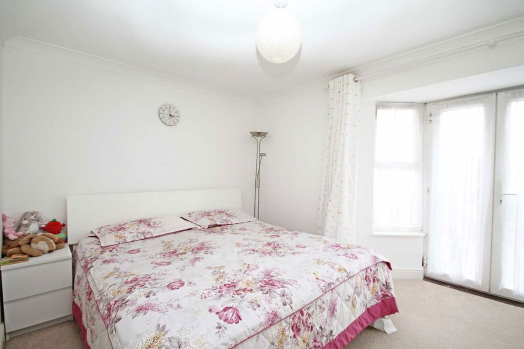 Property photo 3 of 4