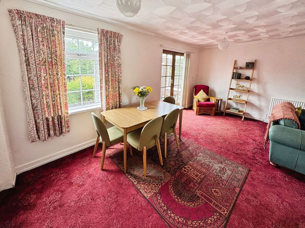 Property photo 3 of 28