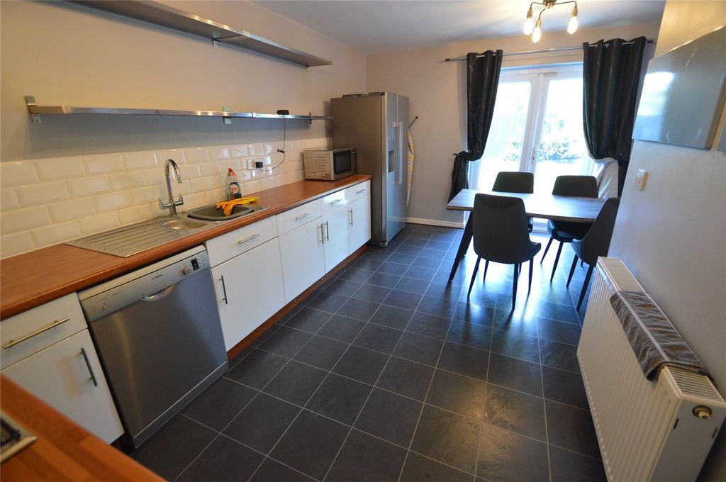 Property photo 3 of 14 Kitchen