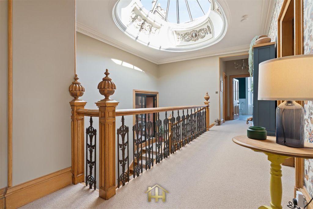 Property photo 2 of 71 71Parkrd-0036.Jpg